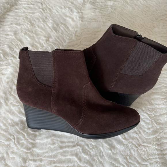 Clarks Crystal Quartz Brown Leather Wedge Chelsea Boots - Picture 5 of 6